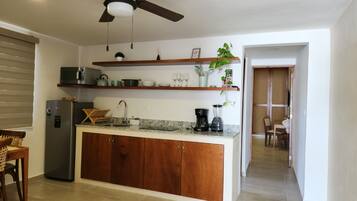 Standard Apartment, Multiple Beds | Private kitchen | Toaster, blender