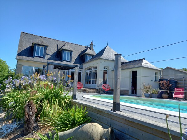 Piscine couverte, piscine extérieure