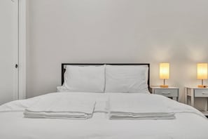 2 habitaciones, tabla de planchar con plancha, wifi y ropa de cama 