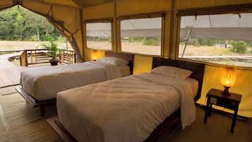 Chambre Premium avec lits jumeaux, balcon, vue fleuve