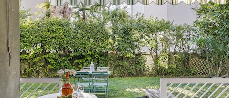 Family Apartment, Multiple Bedrooms (Riva's Garden Home) | Outdoor dining