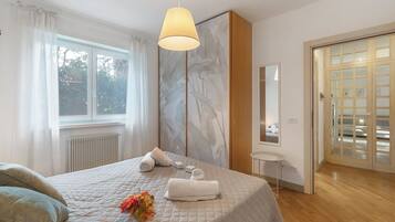 Family Apartment, Multiple Bedrooms (Riva's Garden Home) | 2 bedrooms, free WiFi, bed sheets