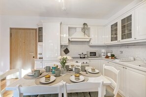 Dining - Riva's Garden Home (Riva del Garda)