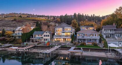 Lake Chelan Minneapolis Beach Waterfront w/ dock!