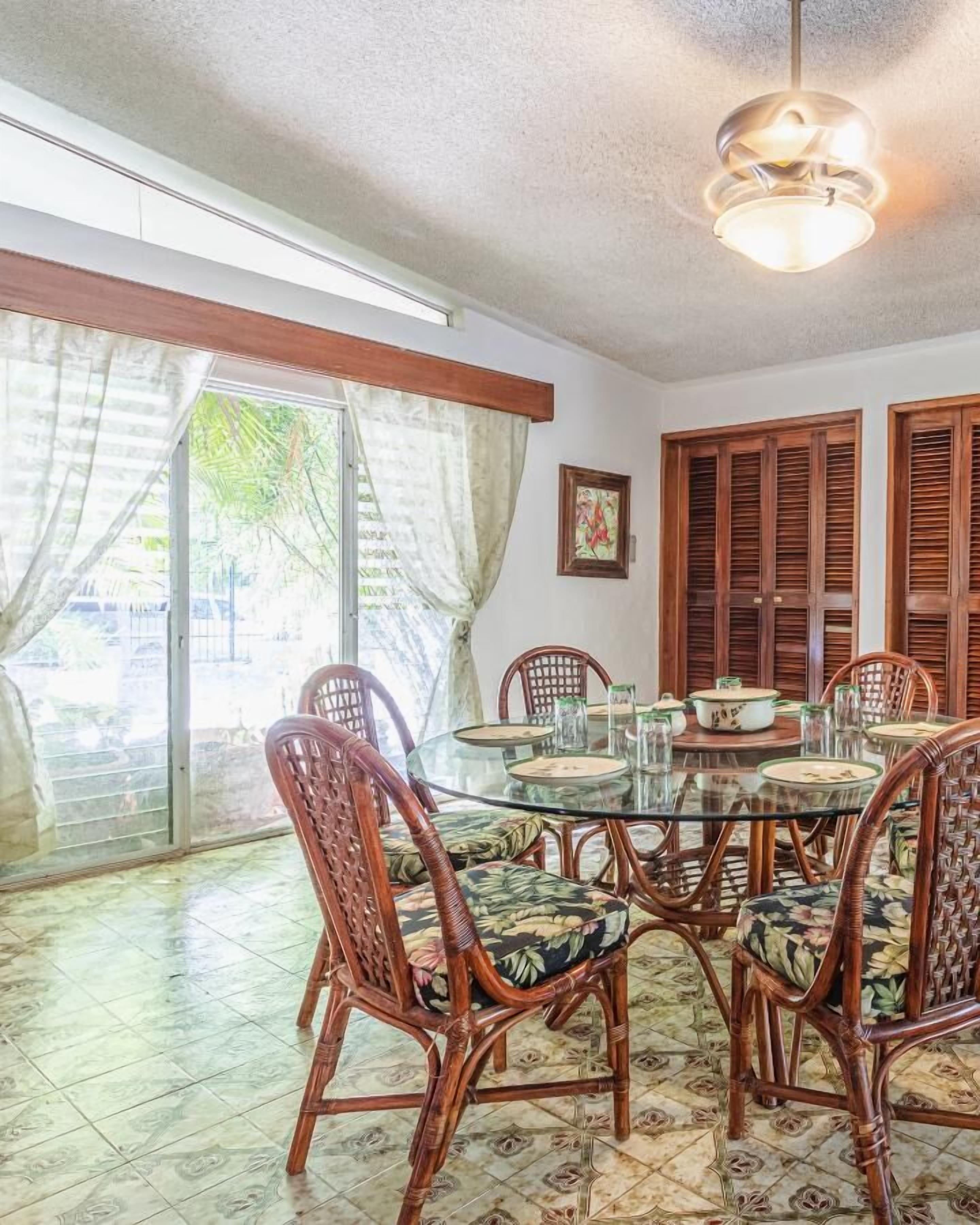 Luxury House, Garden View | Dining room