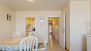 Apartment | Dining - Apartment in Blankenberge Near the Beach (Blankenberge)