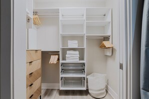 Interior - Blueground | Mission Bay, pool & w/d, nr museum (San Francisco)