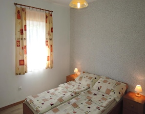 3 Schlafzimmer, individuell eingerichtet, Bettwäsche