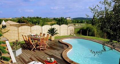 Luxurious Villa With Terrace in the Rural Chalais