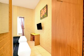 Bathroom - Collection O Bogor Puncak Near Gunung Mas Formerly Villa Bunga Bunga (Cisarua)