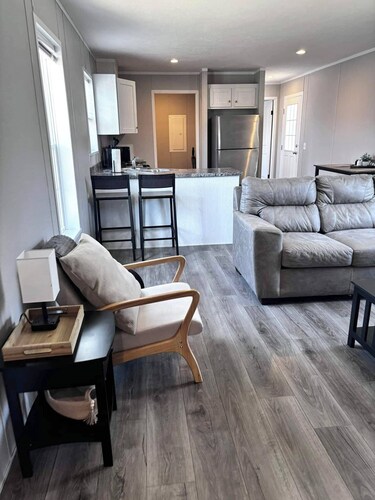 Charming 2BR Warren House