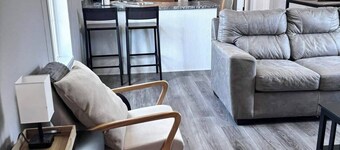 Charming 2BR Warren House