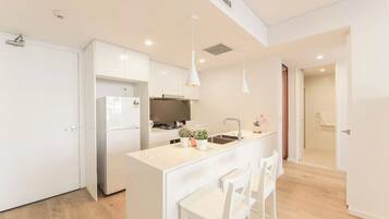 Microwave, oven, dishwasher, electric kettle