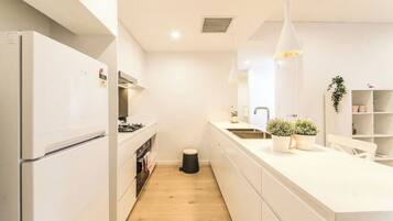 Microwave, oven, dishwasher, electric kettle