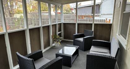 Modern Cozy Silver Spring Getaway Basement Guesthouse - Close to DC