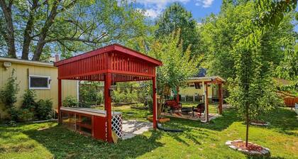 Modern Cozy Silver Spring Getaway Basement Guesthouse - Close to DC