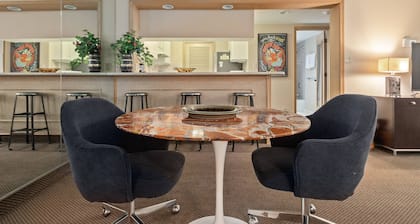 Innisbrook Condo on 15th Hole of Copperhead Course, 1 BR 1 BA with access to restaurants and golf!