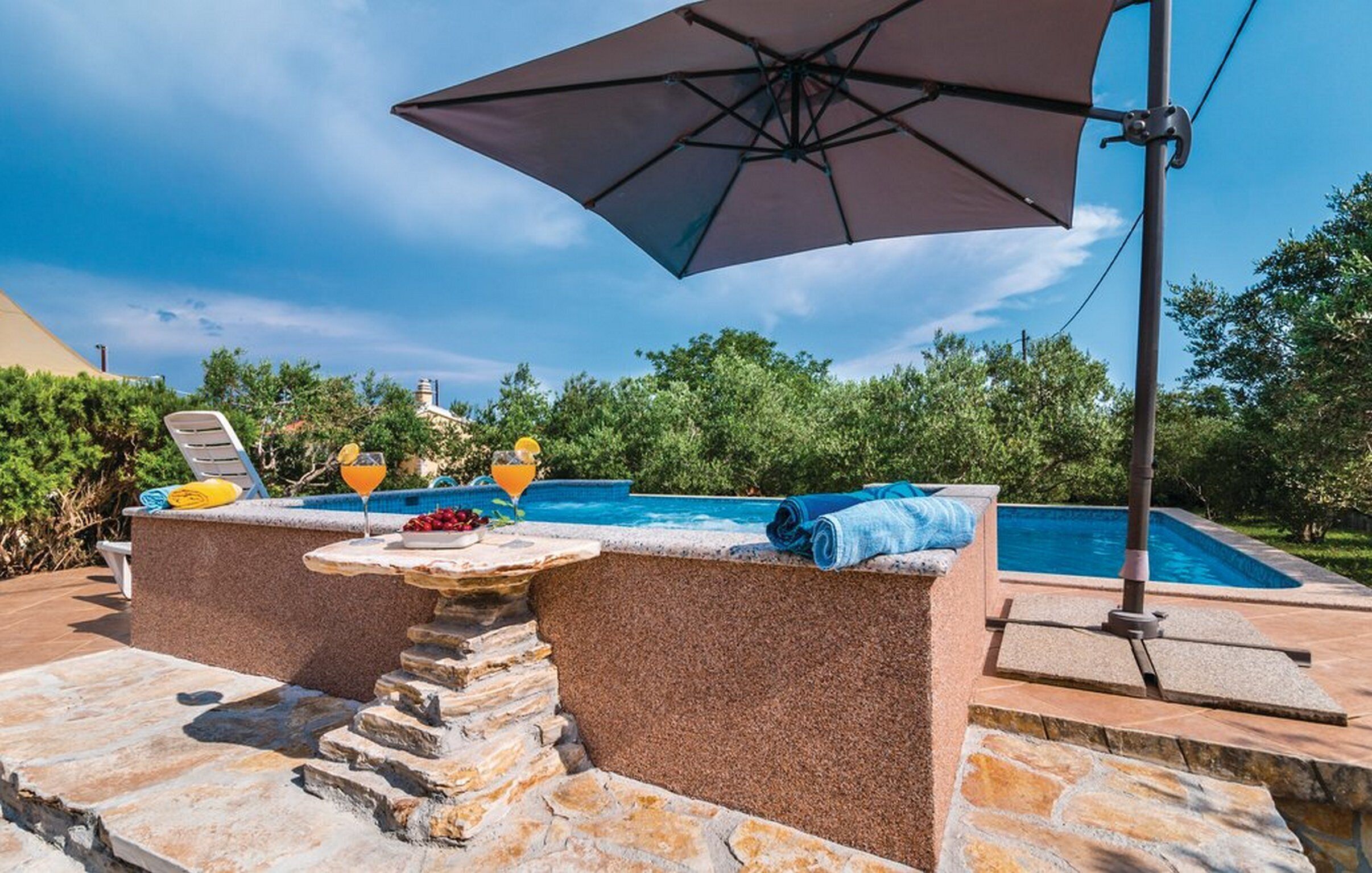 ハウス (Four Bedroom Holiday Home with Sauna ) | プール | 屋外プール、プール パラソル、サンラウンジャー