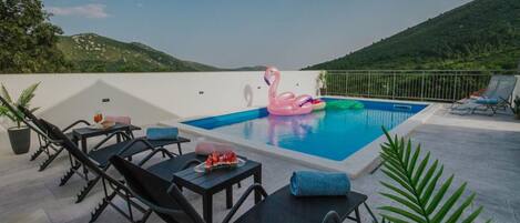 Villa (Three Bedroom Villa with Pool) | Piscine