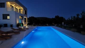 Villa (Four Bedroom Villa) | Outdoor pool