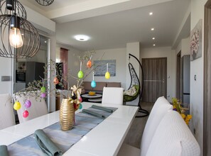 อพาร์ทเมนท์ (One Bedroom Apartment) | ห้องรับประทานอาหาร