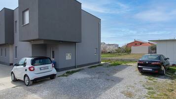 Apartment (One Bedroom Apartment) | Exterior