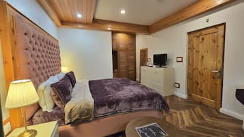Luxury Room, Balcony, Valley View | Laptop workspace, free WiFi