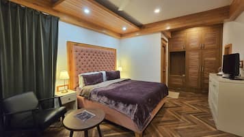 Luxury Room, Balcony, Valley View | Laptop workspace, free WiFi