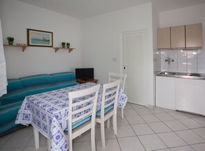 Apartament (One Bedroom Apartment with Sea View) | Cuina privada | Frigorífic