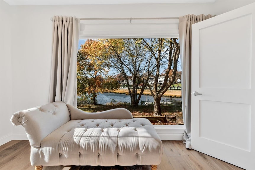 Waterfront Retreat With Private Dock And Fire Pit | Sleeps 8, Outdoor Dining, Spa-style Primary, Chefs Kitchen W/ Dual Dishwashers, Gas Fireplace, River Views, Bright Open Layout, Central A/c, Perfect Coastal Escape For Families, 24 Hr Hospitality - Cape Cod Winery