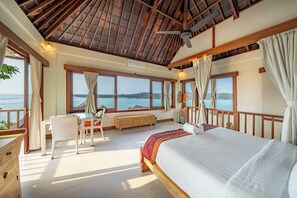 Villa Confort, 1 habitación, vista al mar | 1 habitación, caja de seguridad en la habitación y cortinas blackout