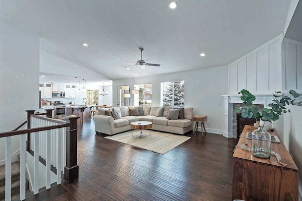 TV, fireplace, stereo, offices