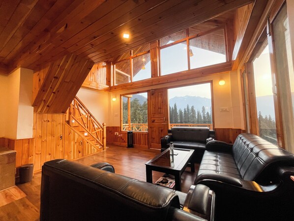 Standaard maisonnette, balkon, uitzicht op bergen | Woonruimte