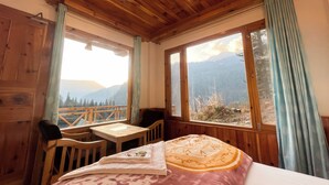 Standard Double Room, Balcony, Mountain View - Singing Woods Kutla (Bhuntar)