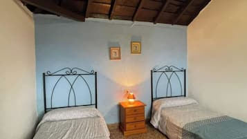 2 chambres, accĂšs Internet, draps fournis