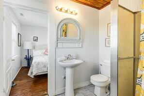 Douche, serviettes fournies