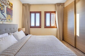 1 bedroom, iron/ironing board, Internet, bed sheets