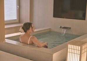 Family Spa Suite | 専用スパ浴槽