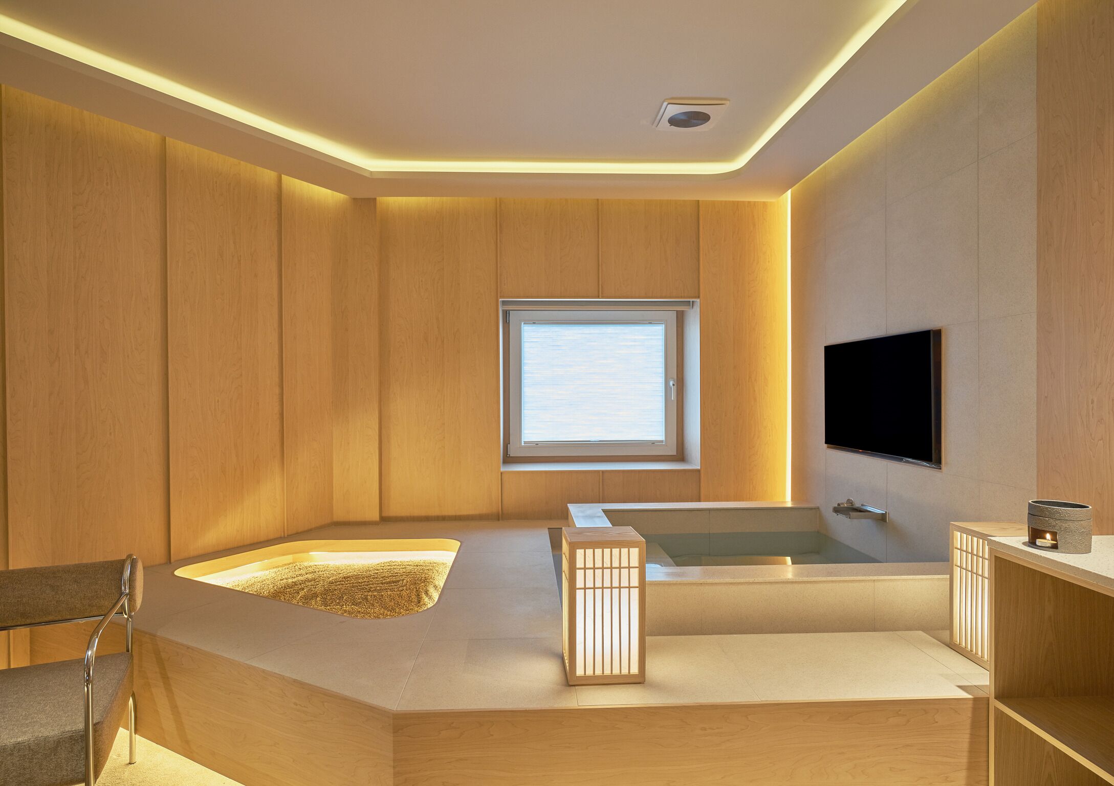 ستائر تعتيم ومكواة/لوح كي وواي فاي مجانًا وملاءات أسرّة