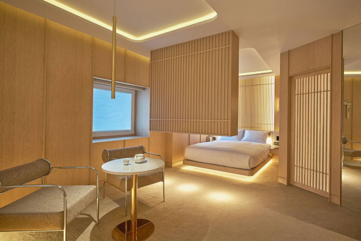 Deluxe Triple Spa Room | 遮光窗帘、熨斗/熨板、免费 WiFi、床单