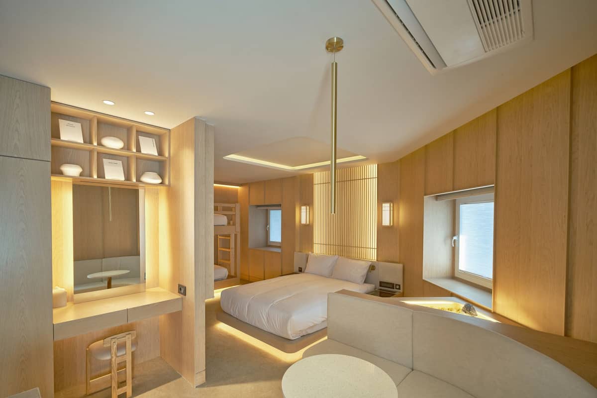 Blackout curtains, soundproofing, free WiFi, bed sheets