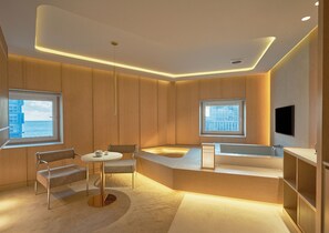 Blackout drapes, soundproofing, free WiFi, bed sheets - UH Continental CenterPoint (Busan)