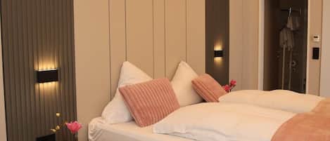 1 bedroom, Internet, bed sheets, wheelchair access
