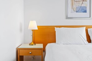 Skrivebord, strykejern/-brett, wi-fi og sengetøy