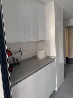 クラシック アパートメント 2 ベッドルーム | 専用キッチン | 冷蔵庫、電子レンジ、オーブン