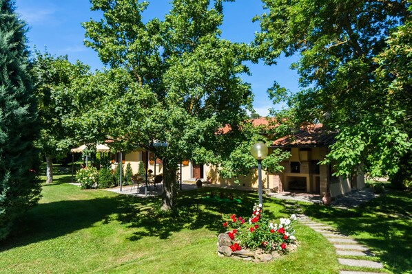 Exterior - Authentic Farmhouse in Castiglion Fiorentino With Organic Wines (Castiglion Fiorentino)