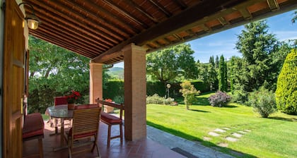 Authentic Farmhouse in Castiglion Fiorentino With Organic Wines