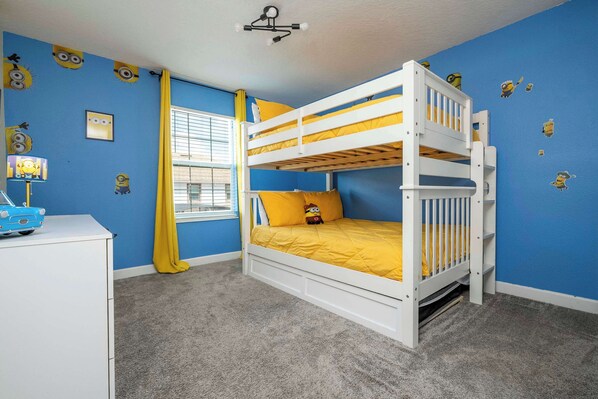 4 habitaciones, tabla de planchar con plancha, cuna de viaje y wifi 