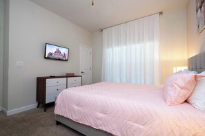 4 bedrooms, desk, iron/ironing board, travel crib