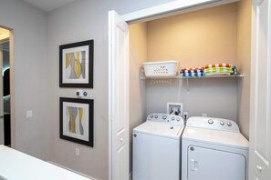 Interior - Modern Chic Home, Mickey and Toy Story Rooms (Kissimmee)